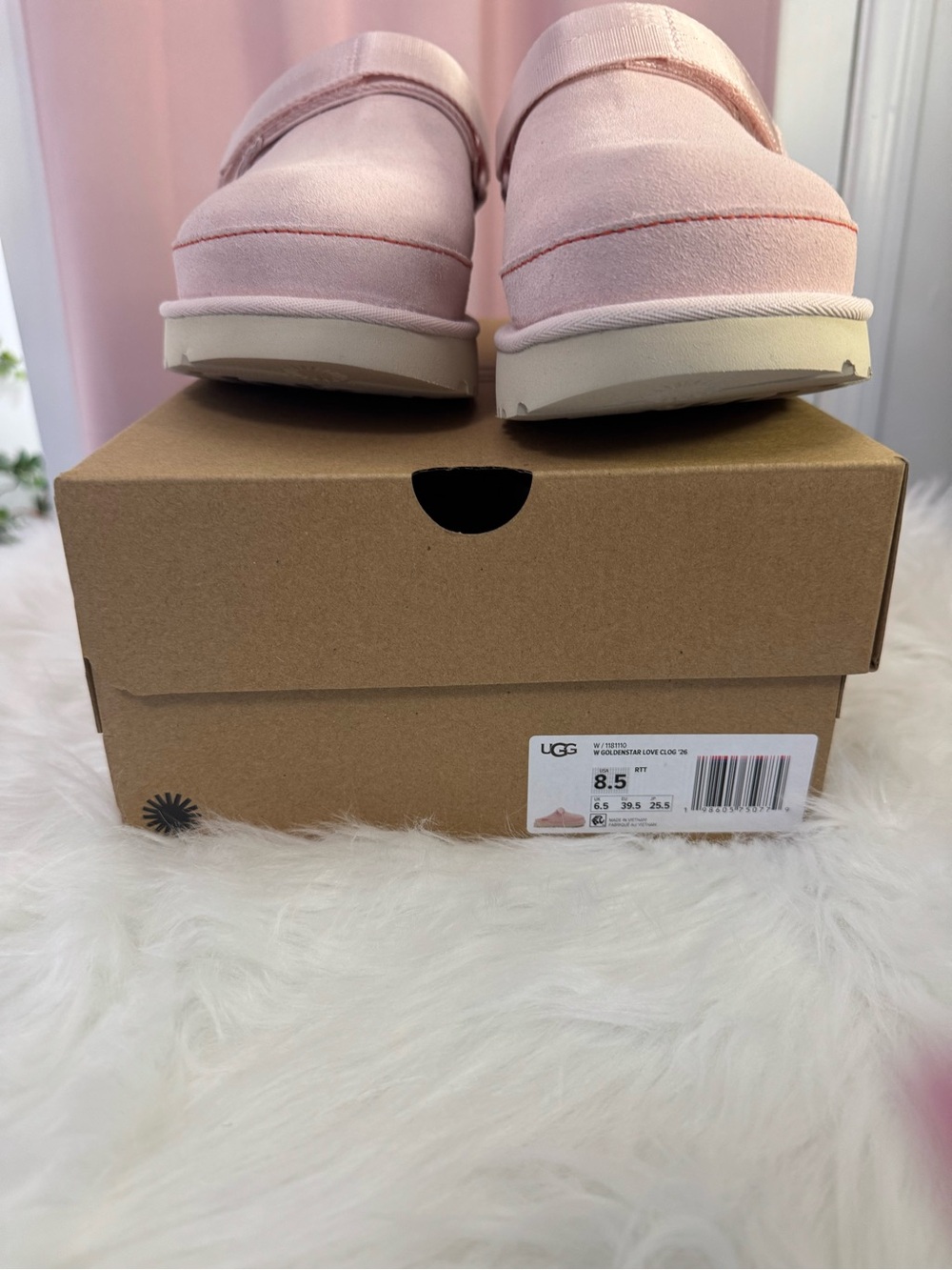UGG Goldenstar Love Clog | Size 8 | New | Rare Find - Picture 2 of 8